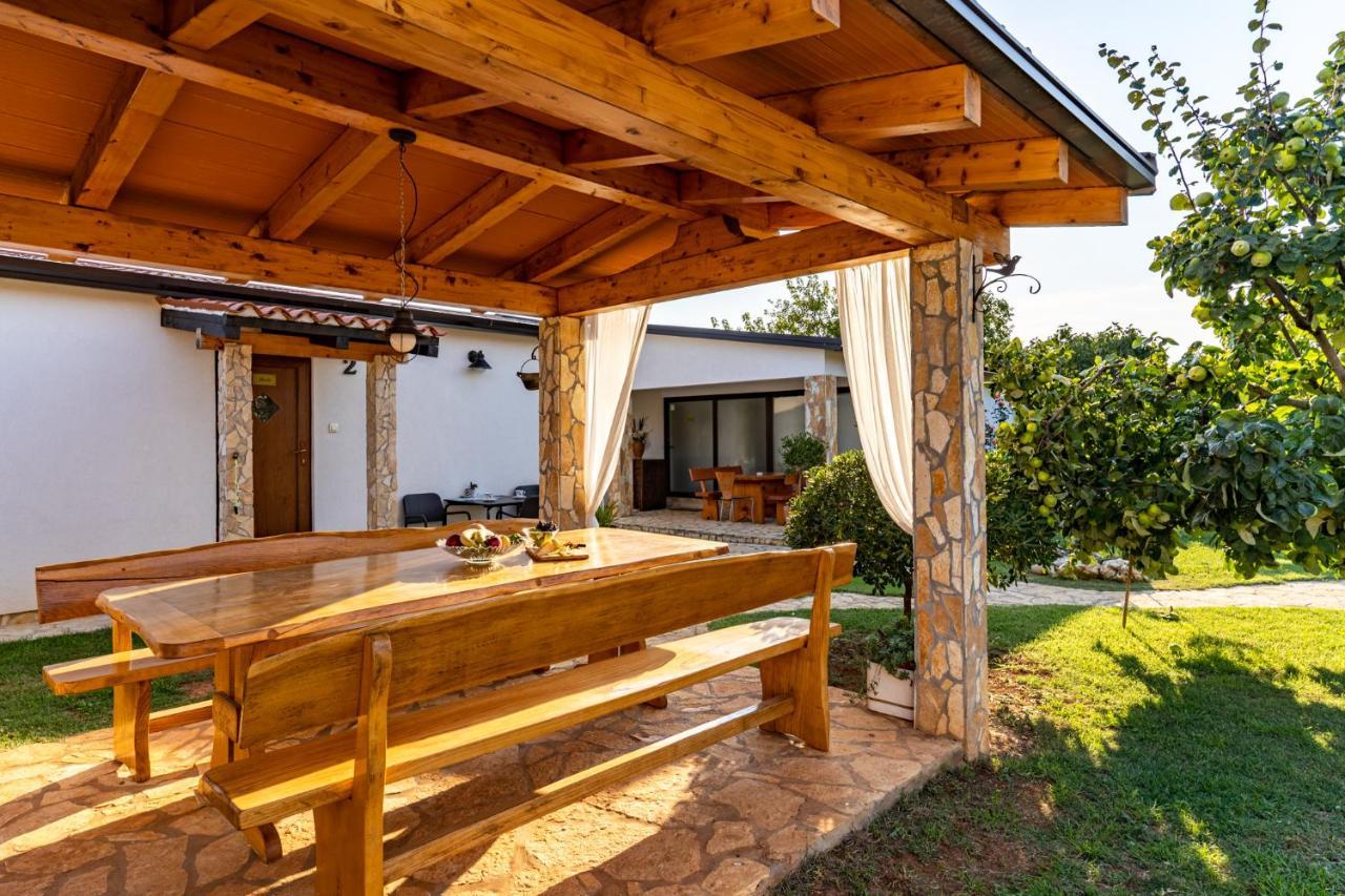 Holiday Home Kerniat Pula Buitenkant foto